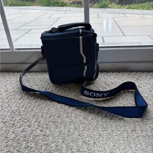 Sony LCS-CSJ Soft Carrying Case, a durable nylon bag. With Sony Strap.